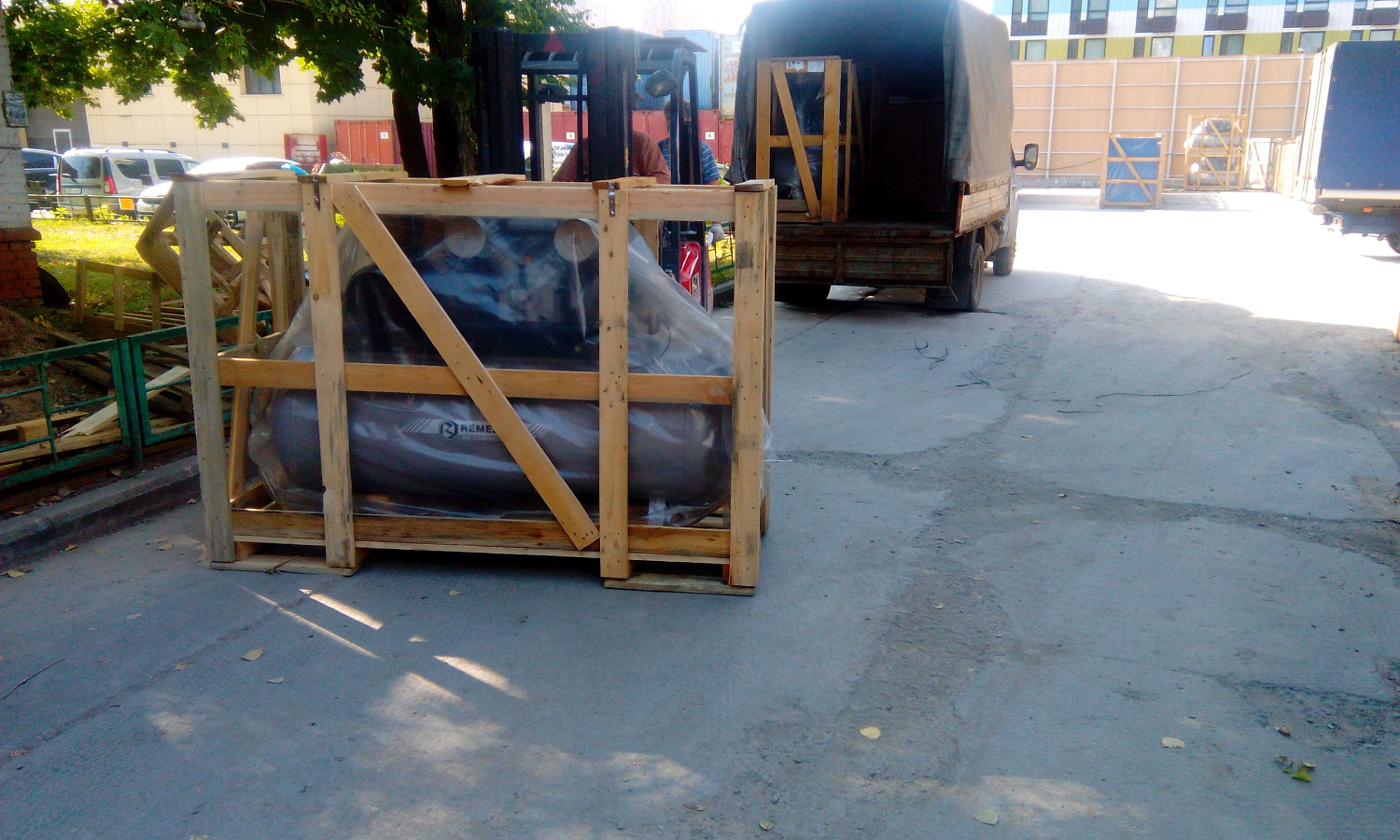 Отгрузка поршневого компрессора Remeza СБ4/Ф-500.LT100/16 и запчастей