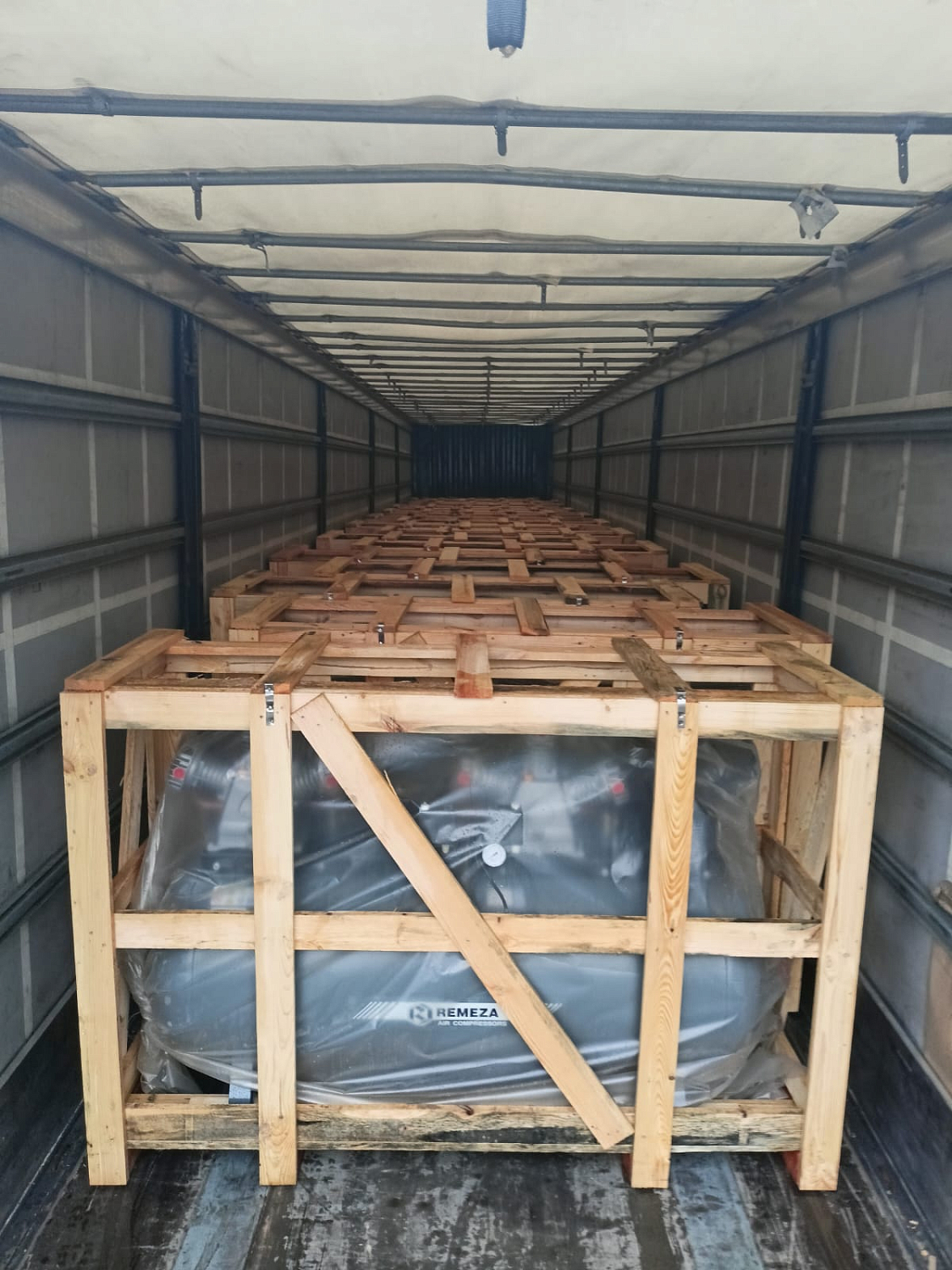 Отгрузка поршневых компрессоров Remeza СБ4/Ф-500.LB75TБ в г. Москва